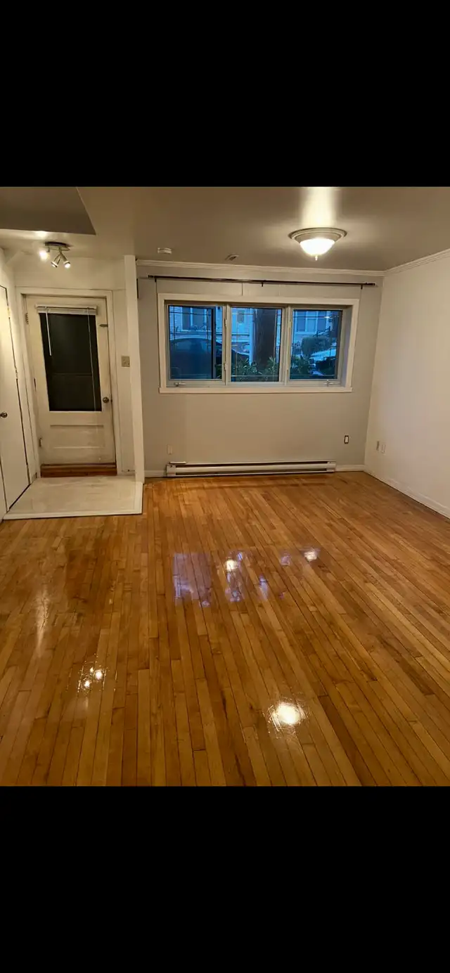 3 1/2 appartement à louer à Anjou