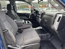 2019 GMC Sierra 2500HD SLE / Crew Cab / 8 Ft Long Box / 4x4 - Photo 12