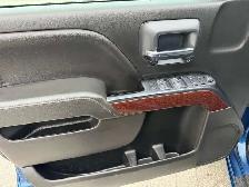 2019 GMC Sierra 2500HD SLE / Crew Cab / 8 Ft Long Box / 4x4 - Photo 16