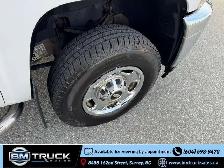 2013 Chevrolet Silverado 2500HD Crew Cab / 8 Ft Long Box / 4x4 - Photo 8