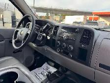 2013 Chevrolet Silverado 2500HD Crew Cab / 8 Ft Long Box / 4x4 - Photo 10