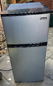 MINI FRIGO AVEC CONGELATEUR