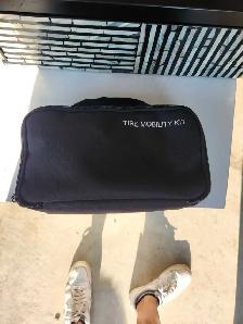 VEHICLE TIRE INFLATOR KIT CAME OFF A BRAND NEW HYUNDAI NEW - Photo 4