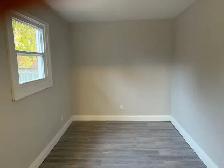 Barrie, Great ground level bachelor, utilities included - Photo 4
