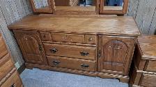 Beautiful Vintage 4-Piece Oak Bedroom Set