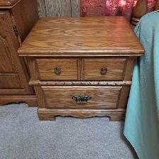 Beautiful Vintage 4-Piece Oak Bedroom Set - Photo 4