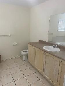 one master room for rent with attached bathroom - Photo 5