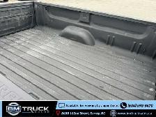 2017 Chevrolet Silverado 1500 Regular Cab / 8 Ft Long Box / 4x4 - Photo 11