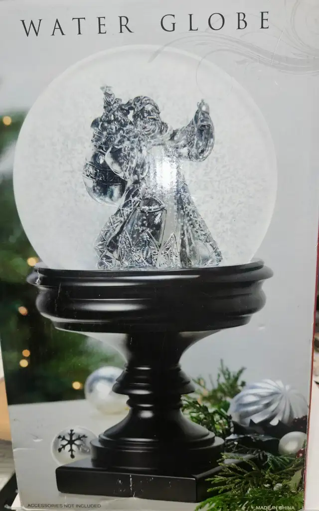 Silver Santa with a Sack Water Globe Blowing Circulating Snow, B