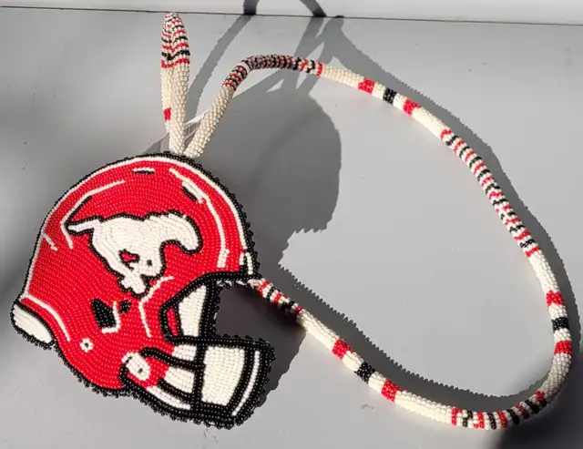 Beaded Calgary Stampeders Medallion (32230370)