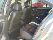 2015 Ford Taurus SEL AWD FULLY LOADED - Photo 12
