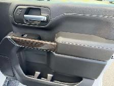 2022 Chevrolet Silverado 2500HD LT  / Crew Cab / 6'6' Box / 4x4 - Photo 13