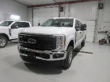 2025 Ford F350XL Crew Cab Long Box 6.8L V8 Gas 4X4 - Photo 2