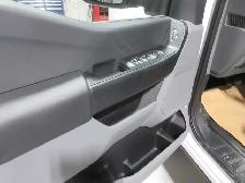 2025 Ford F350XL Crew Cab Long Box 6.8L V8 Gas 4X4 - Photo 5