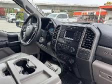 2020 Ford F-350 Crew Cab / 8 Ft Long Box / 4x4 - Photo 11
