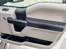 2020 Ford F-350 Crew Cab / 8 Ft Long Box / 4x4 - Photo 12