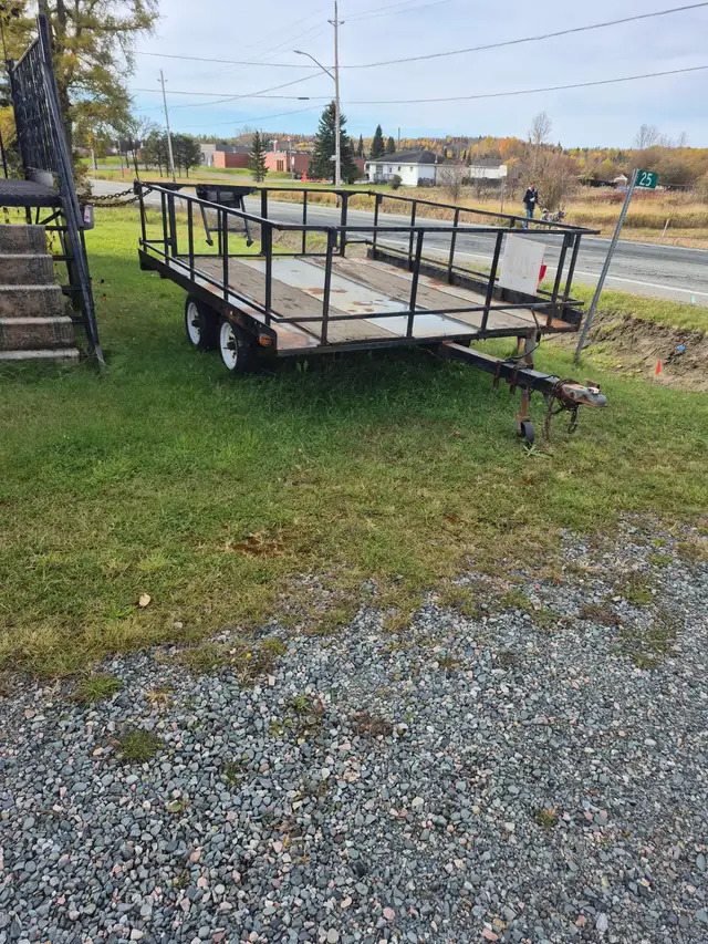 1993 Utility Trailer with Steel Rack/Remorque