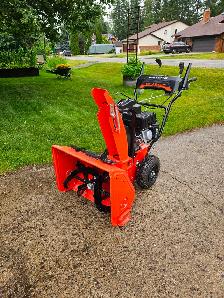 2025 Ariens ST24E Snowblower - Photo 3