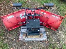 Boss 8’ 2" V Plow (Excellent Condition) - Photo 3