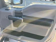 2022 Ford F-250 XLT / Crew Cab / 6'9' Box / 4x4 - Photo 14