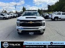 2024 Chevrolet Silverado 3500HD Crew Cab / 6'6' Box / 4x4 - Photo 3