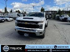 2024 Chevrolet Silverado 3500HD Crew Cab / 6'6' Box / 4x4 - Photo 4