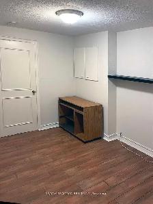 Beautiful cozy basement 5 minutes drive to Hillcrest mall - Photo 7