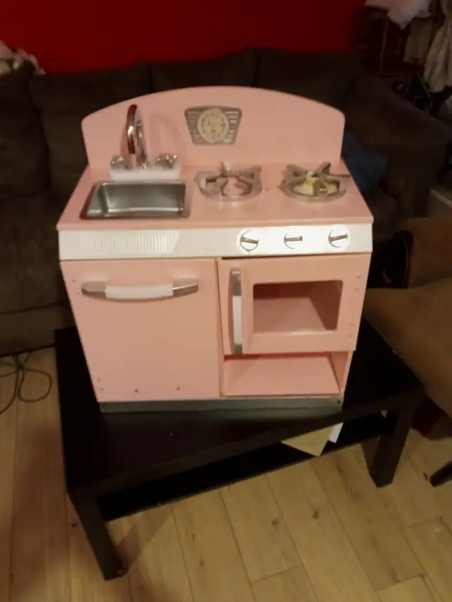 GIRLS PLAY KITCHEN 40$ call 902-324-7570