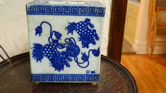 Antique oreiller en porcelaine chinoise, bleu et blanc a Opium