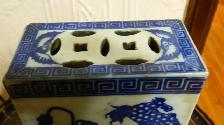 Antique oreiller en porcelaine chinoise, bleu et blanc a Opium - Photo 2