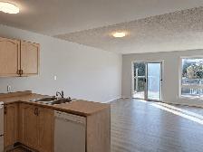Freshly Renovated 2 Bedroom | West End Location - Photo 4