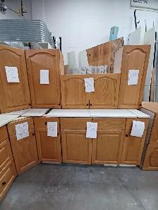 Kitchen Cabinets- Oak - Photo 3