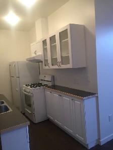 SNUG LITTLE APARTMENT - Photo 3