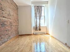 Metro Berri renovated 2 closed bedroom - Photo 6