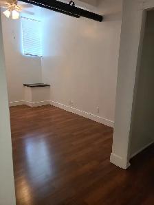 TINY APARTMENT, SINGLE ONLY - Photo 5
