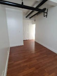 TINY APARTMENT, SINGLE ONLY - Photo 6