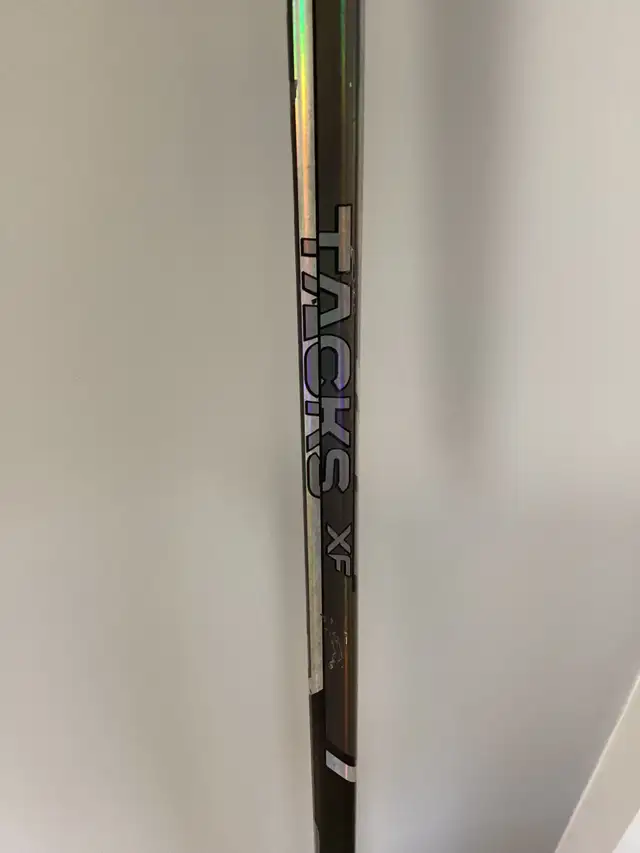 Bâton de hockey junior CCM TACKS