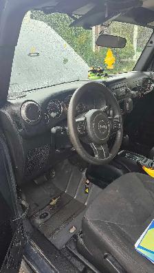 2018 JK jeep wrangler 2 door spot  v6 automatic 4x4 - Photo 4