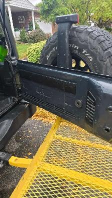 2018 JK jeep wrangler 2 door spot  v6 automatic 4x4 - Photo 5