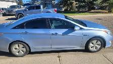 Hyundai Sonata Hybrid - Photo 2