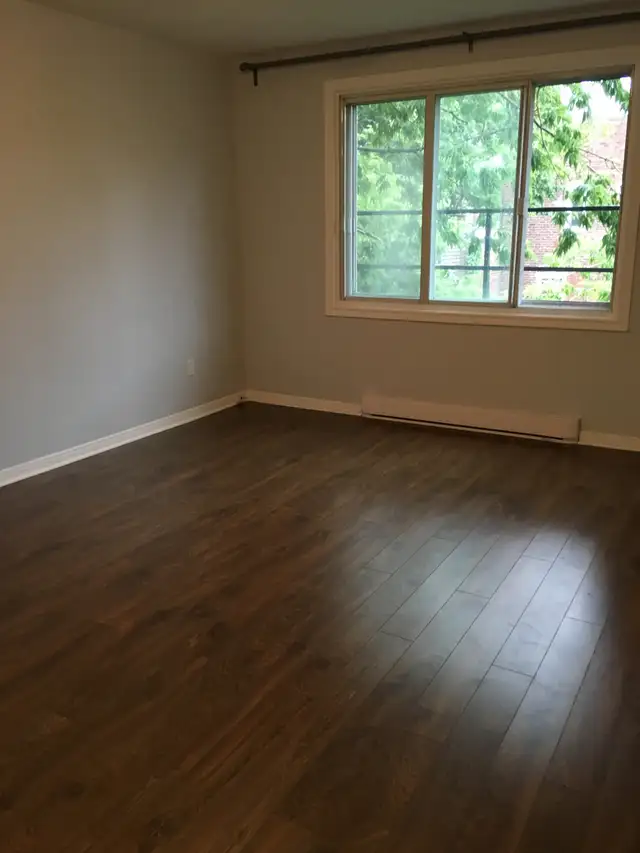 Beautiful Studio Apartment near metro VENDOME for December