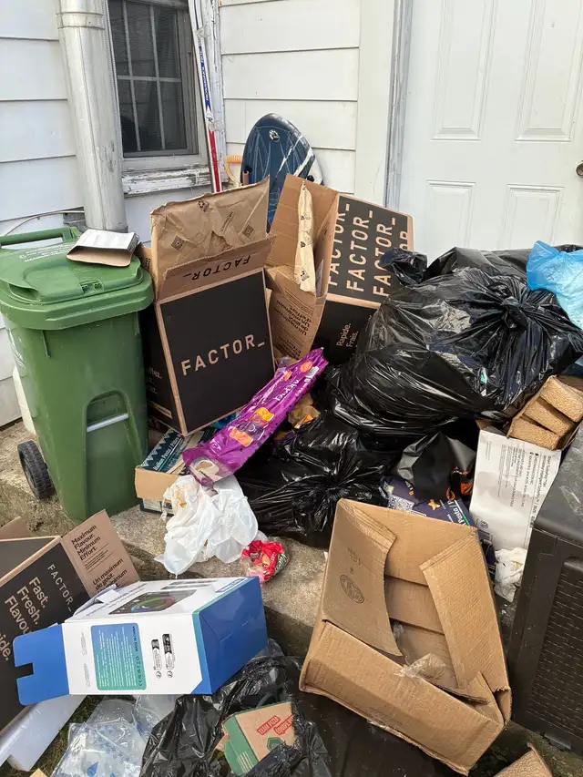 woman with pick up truck avail. for junk & garbage removal