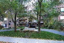 IMMEDIATELY AVAILABLE LARGE 3 1/2 apartment metro SNOWDON - Photo 2