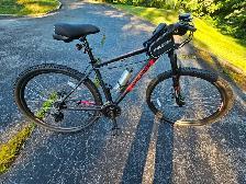 VÉLO DE MONTAGNE TOUT TERRAIN