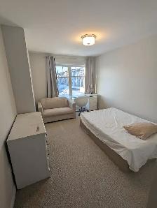 Move in today, large room at barrhaven, close to Zmazon - Photo 2
