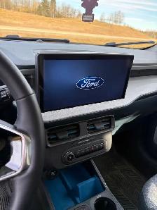 2025 Ford Maverick XLT SuperCrew AWD 2.0L EcoBoost — 31,942 km - Photo 2