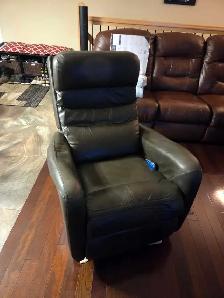 Fauteuil Lazy Boy a vendre. Faut que sa parte. Besoin espace.