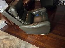 Fauteuil Lazy Boy a vendre. Faut que sa parte. Besoin espace. - Photo 2