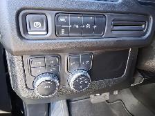 2024 GMC Yukon XL 4WD 4dr SLE - Photo 18