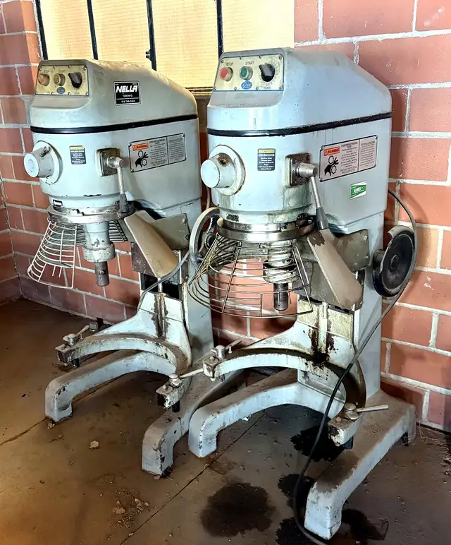 Globe SP60P-3 60 Qt Commercial Mixer – 3 HP – Working